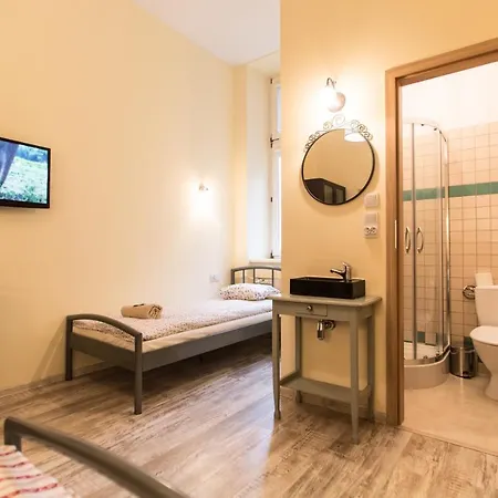 Puffa Lux Hostel *