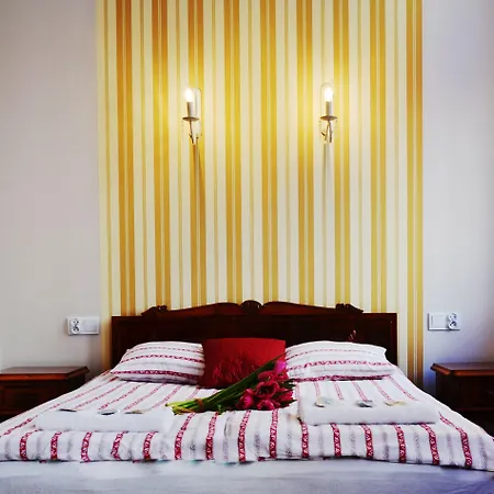 Puffa Hostel Lux Vandrarhem *