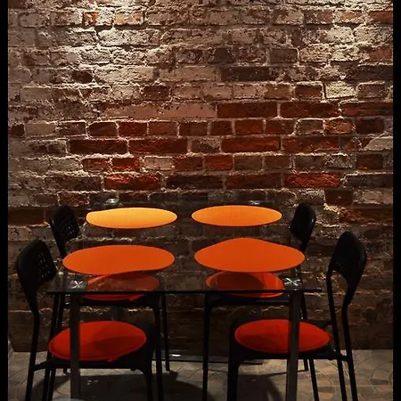 Puffa Hostel Lux Vandrarhem *