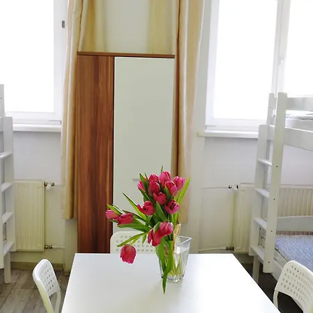 Puffa Hostel Lux * Warsaw