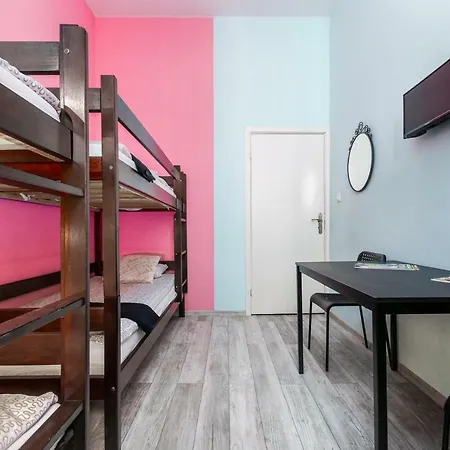 Puffa Hostel Lux * Warsaw